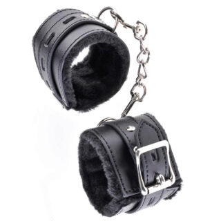 Наручники на цепочке Fetish Fantasy Limited Edition Cumfy Cuffs  с мехом, черные